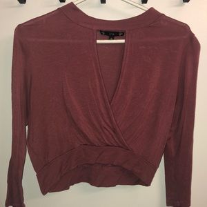 Quarter sleeve crop top with cut out on chest